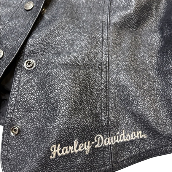 ✨ Harley-Davidson Black Leather Vest Pink Logo Patches Small Biker ✨ - Picture 3 of 5